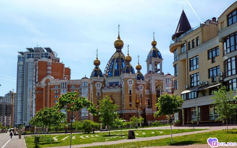 На оболонской набережной