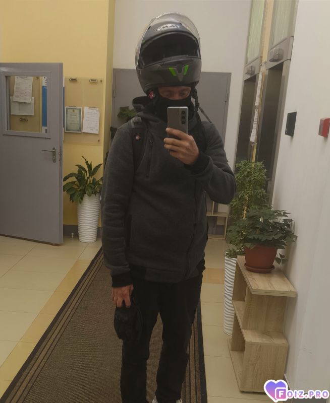 700