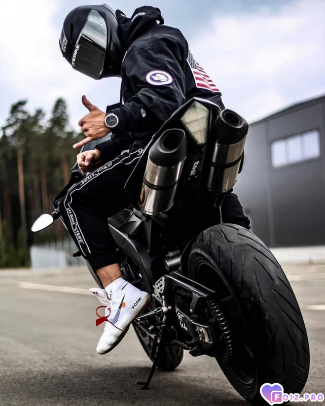 shlem-chernyi-vlad-1000rr-1