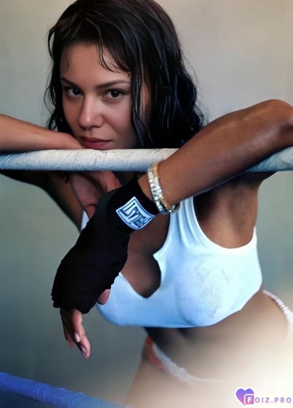 холли берри на ринге