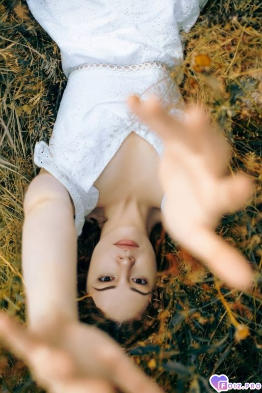 хорошо валяться в поле))