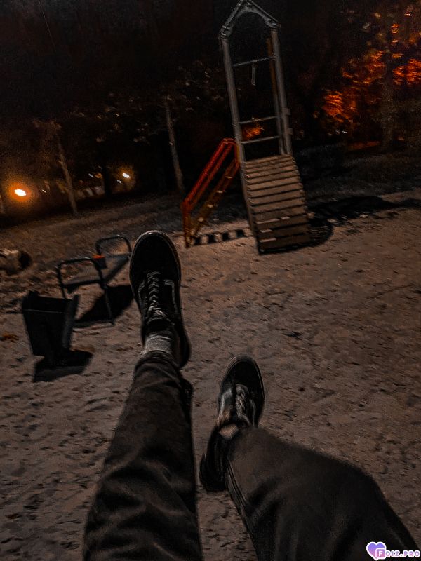 Человек на качелях
