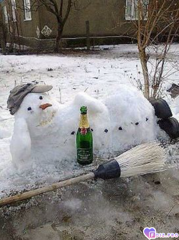 уставший снеговик