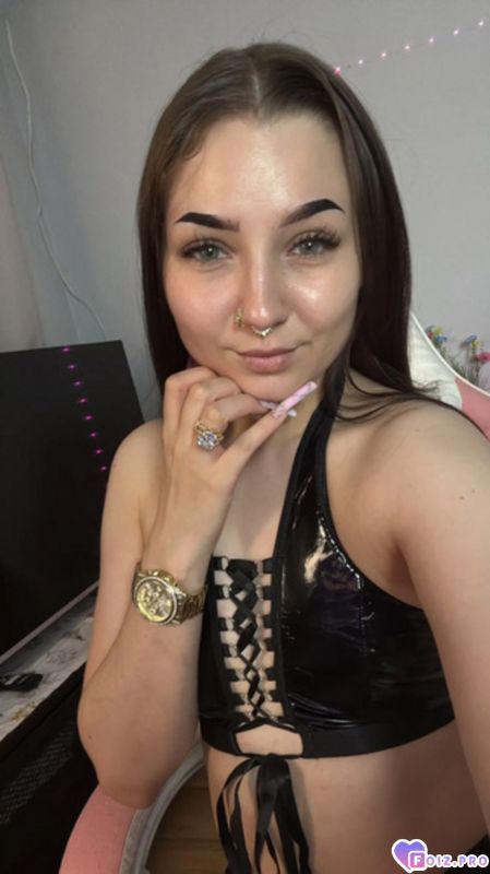 г