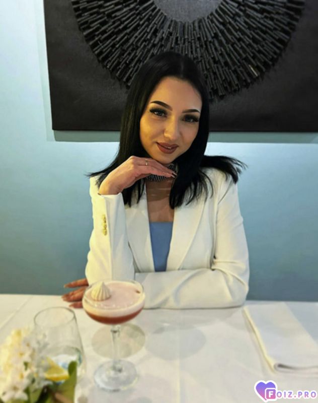 м