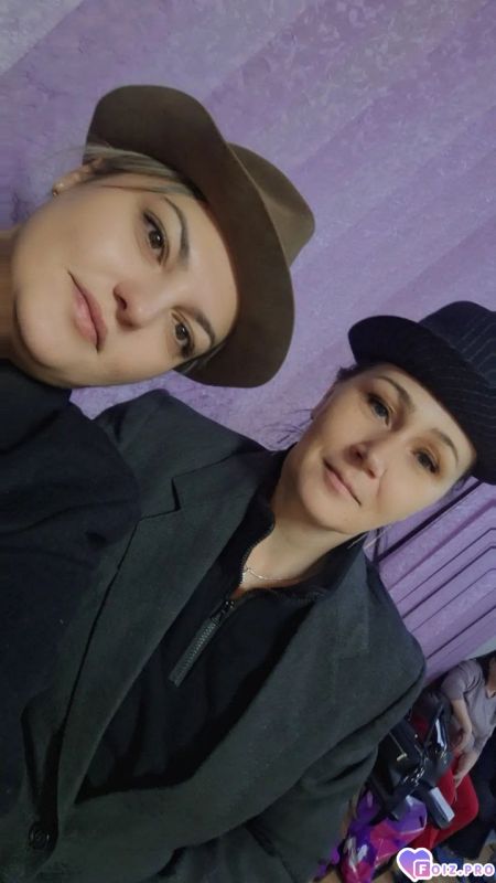 Систер в чёрной шляпе