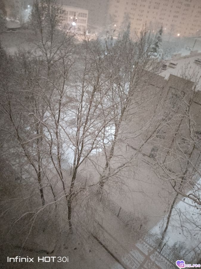 zimnyaya-skazka-za-oknom