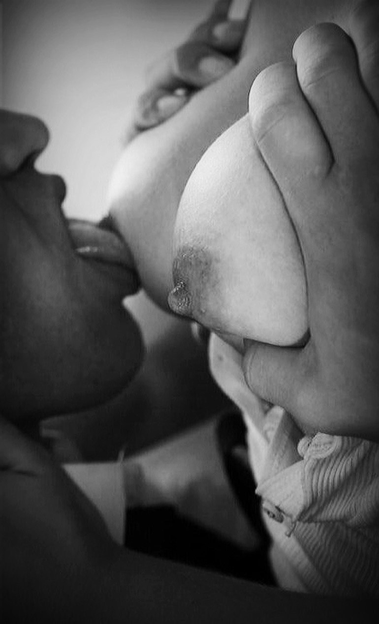 целовать женскую грудь на фотографиях фото 9