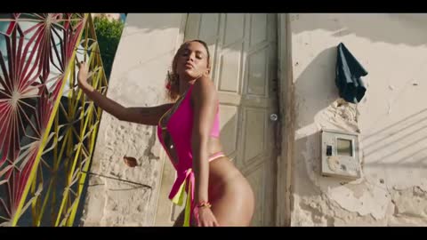 Tropkillaz_J_Balvin_Anitta_-_Bola_Rebola_ft_MC_Zaac_854