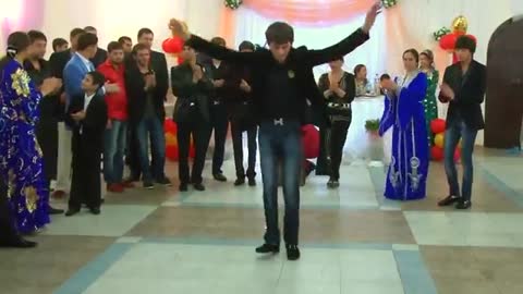 __Krasivyy_cyganskiy_tanec_zheniha_91RtYj3GmWw