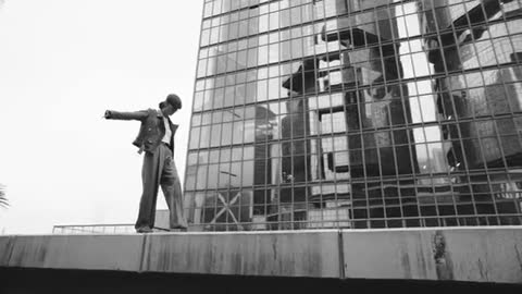 Zivert_-_Life_-_Premera_klipa_MosCatalogue_