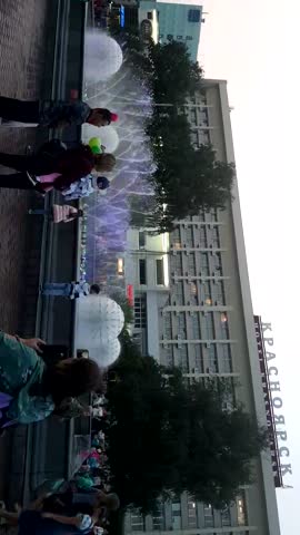 video-b2794ef7833323c93ed1a5c54892b3d9-V