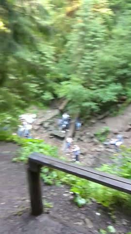 video-e5cf9776668f98fa38521baf3e05b3d2-V