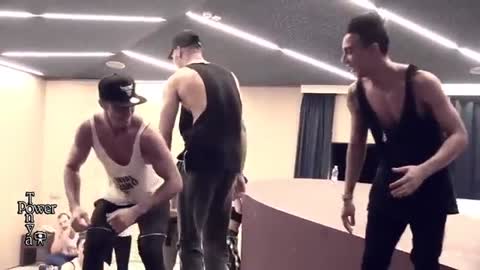 Despacito_ft__Daddy_Yankee_CUBAN_FLEX_by_tonyapower_en_facebook