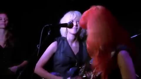 Revolution_-_MonaLisa_Twins_The_Beatles_Cover_live_low