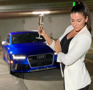 girl__and_her_audi___B6vk_mFpR14___