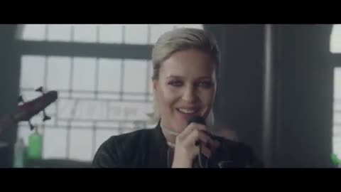 Clean_Bandit_-_Rockabye_ft__Sean_Paul__Anne-Marie_Official_Video_18