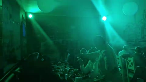 video-90e7a19d3a2351692f7f05c669fbac24-V