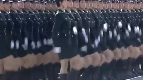 Китайские_девушки_на_параде_под_песню_Катюша