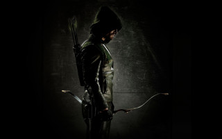 zelenaja_strela__green_arrow_kotorogo_igraet_oliver