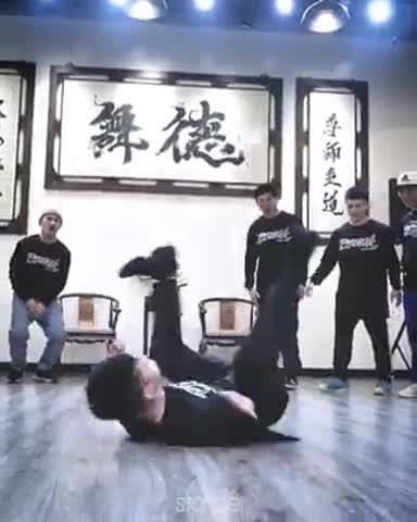 ДВИГАЙСЯ_БЕЗ_ПОВОДА