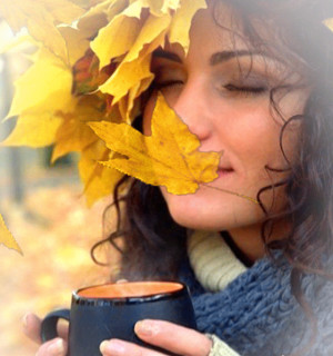 Девушка с кофе