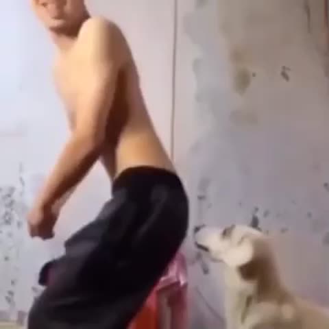 Хвать за опу