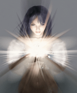 1466959502_devushka-s-siyayuschim-medalonom-iloveimg-pressed