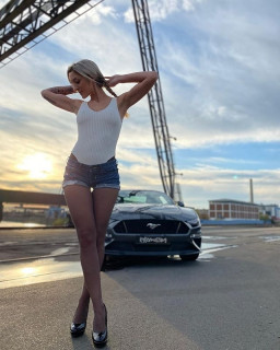top_cars_girls_br-___CH9NOltlAQK___-