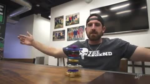 Luchshie_tryuki_so_spinnerom_ot_Dude_Perfect_426