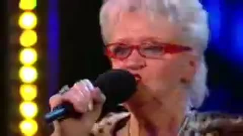 v_s_mobiKelly_Fox_kiss_my_ass__imc