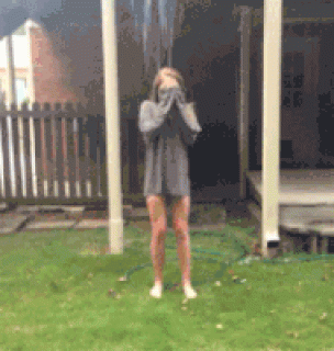 Полил с ведра