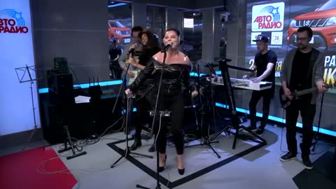 Наташа_Королёва_-_Синие_Лебеди_LIVE___Авторадио360P