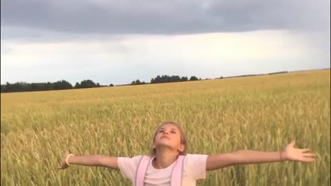 Мария_Панюкова_-_НА_КРАЮ_СТОЮ__360_X_640_