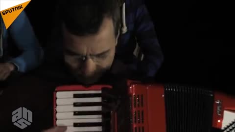 Bizimkiler__T_a_T_u__-_Not_Gonna_Get_Us_Folk_Cover360P