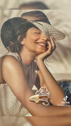 Женщина загадочная