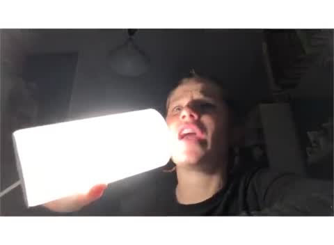 ИСПАНЦЫ_ПОЮТ_ЦОЯ_НА_КАРАНТИНЕ_ну____стараются_--480P