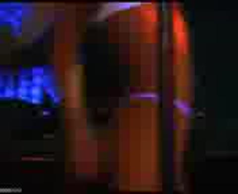 Krasivyj_striptiz_v_nochnom_klubeavi-