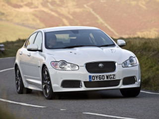 Jaguar-XFR-Black-Pack-UK-2010-Photo-10
