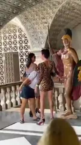 Uzhe_nevterpjozh-_im