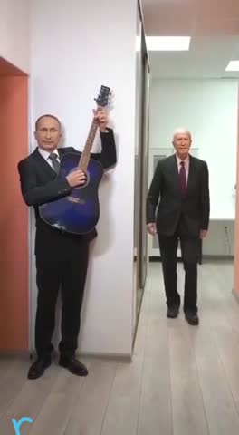 video-2a13666adf2bd4a39319b752bd2fc994-V