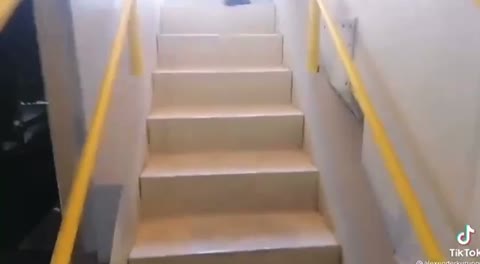 Samyj_bolwoj_v_mire_Hummer-im