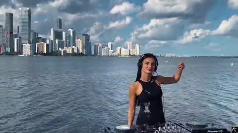 girl_dj_REMIX_2021360P