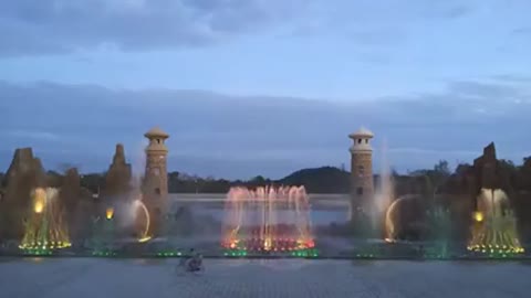 Tancujuschie_fontany-sts_