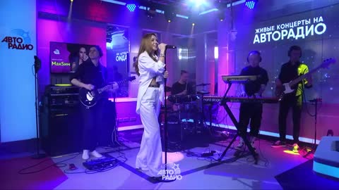 МакSим_-_Спасибо_LIVE___Авторадио_2022480P