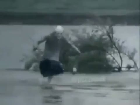 video-82b392c6fc77af94baa82a0a866eb958-V