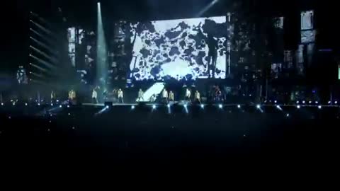 Myl?ne_Farmer__-_C_est_dans_l_air_-_Stade_de_France_360P