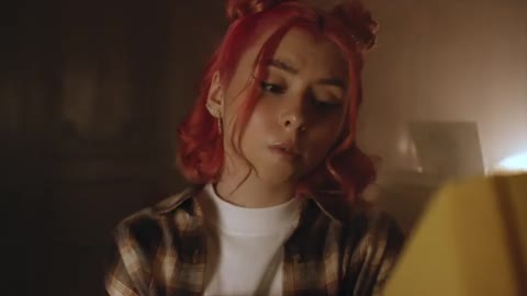 Дора-втюрилась