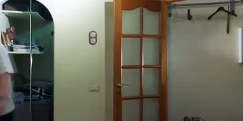 Карандаш_-_Не_знаменит_не_молод_не_богат