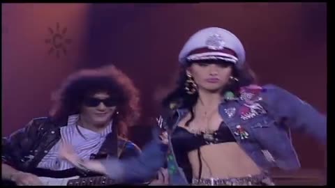 Sabrina_canta_Boys360P